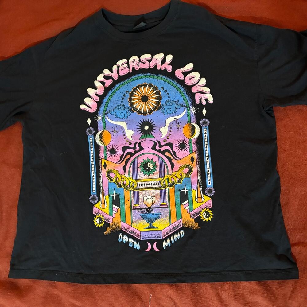 Berksha Universal Love Open Mind Graphic Tee - Whimsigoth medium